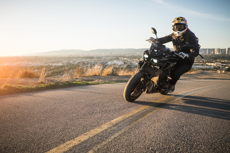 Illustration for article titled The 2017 Yamaha FZ-10 Is A Wild Everyday Commuter I Never Learned To Love